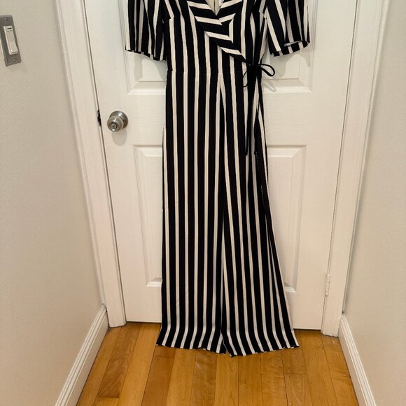 ALICE + OLIVIA LUANA BLACK & WHITE STRIPED JUMPSUIT NEW WITH TAGS (TINY FLAW) - Picture 2 of 14